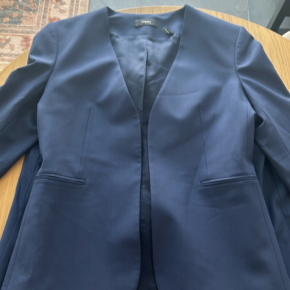 Beautiful navy theory suit